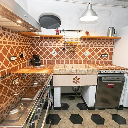 Appartement Iflat Historic Apt In The Centre Of *